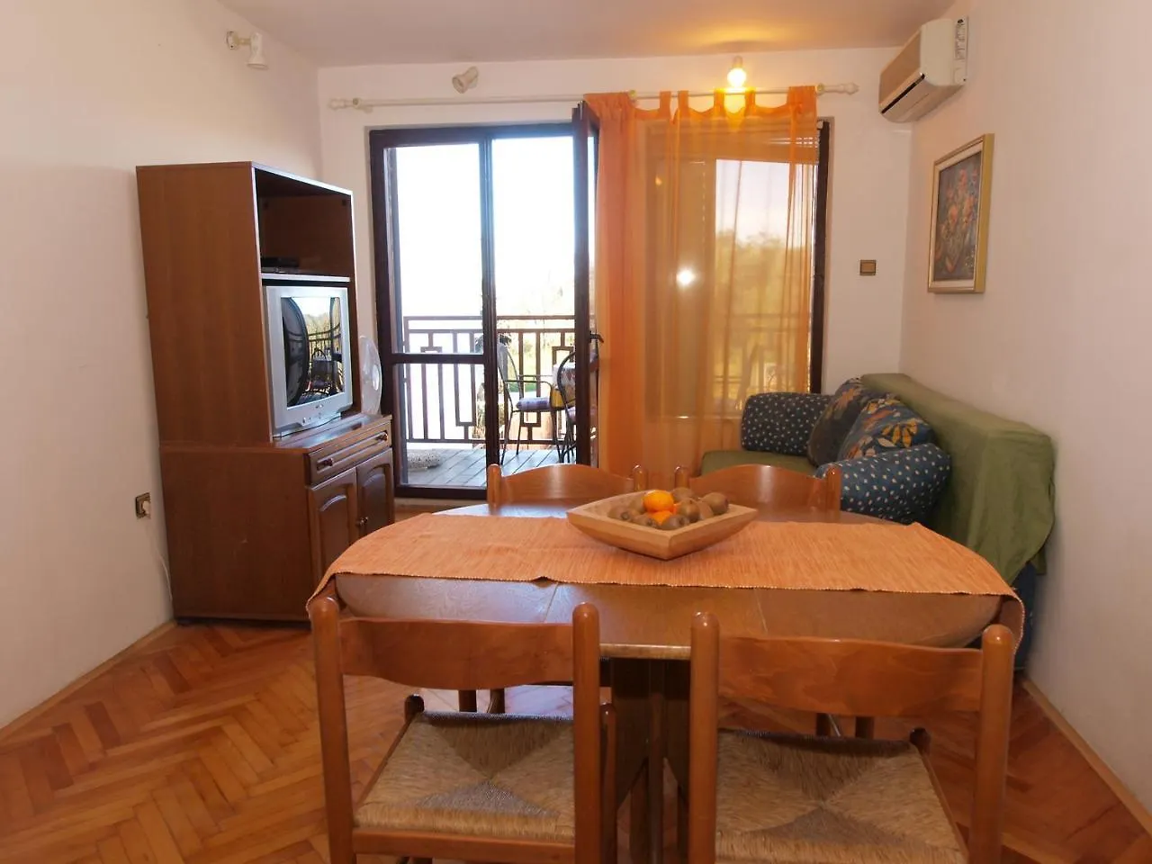 Apartments Emil 769 Fazana 0*,